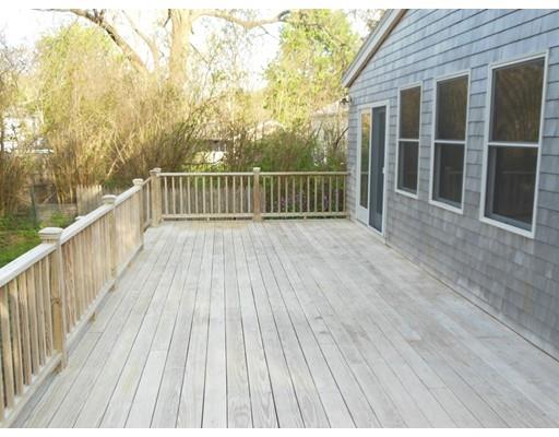 9 Vine St, Gloucester, MA 01930 photo 4
