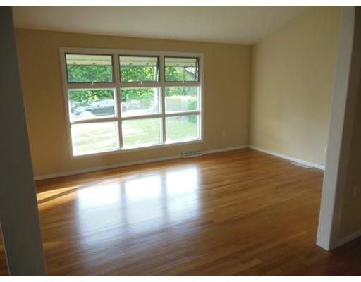 9 Vine St, Gloucester, MA 01930 photo 10