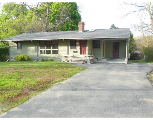9 Vine St, Gloucester, MA 01930 photo 2