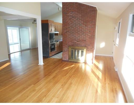 9 Vine St, Gloucester, MA 01930 photo 11