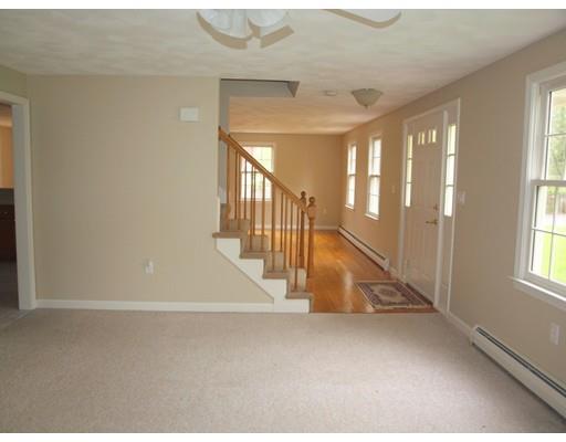 76 Colburn Rd, Reading, MA 01867 photo 3