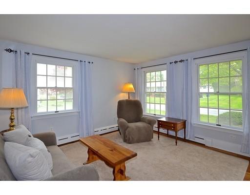 18 Hamlet St, Fairhaven, MA 02719 photo 5