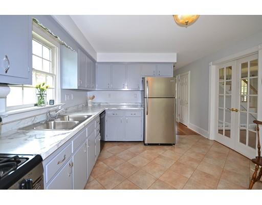 18 Hamlet St, Fairhaven, MA 02719 photo 8