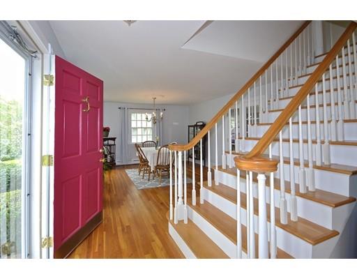 18 Hamlet St, Fairhaven, MA 02719 photo 3