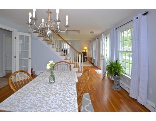 18 Hamlet St, Fairhaven, MA 02719 photo 4