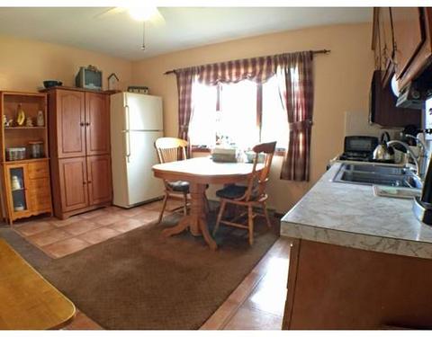 402 Bailey St, Fall River, MA 02724 photo 16