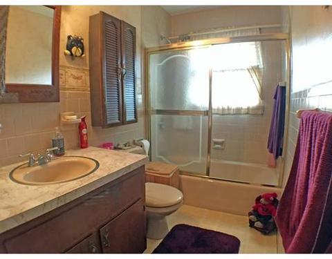 402 Bailey St, Fall River, MA 02724 photo 17