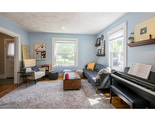 11 Beacon St, Danvers, MA 01923 photo 2
