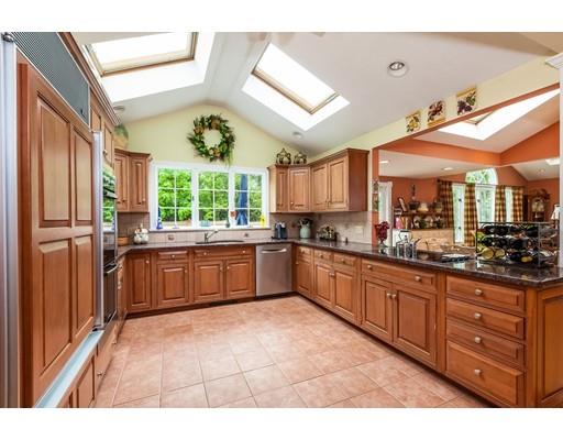 32 Century Dr, Canton, MA 02021 photo 2
