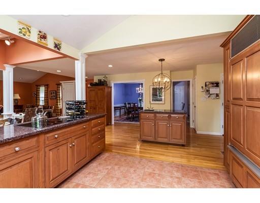 32 Century Dr, Canton, MA 02021 photo 3