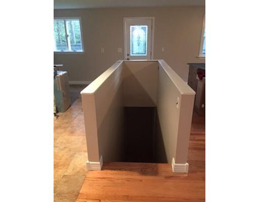332 Balcom St, Mansfield, MA 02048 photo 7