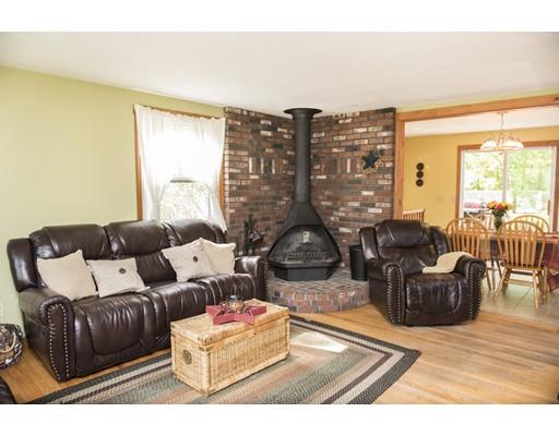 32 Wands St, Springfield, MA 01118 photo 3