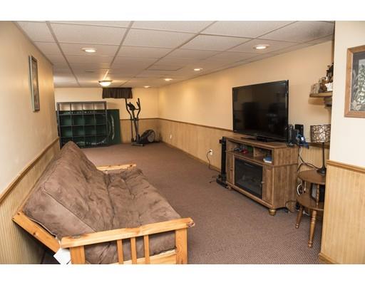 32 Wands St, Springfield, MA 01118 photo 4