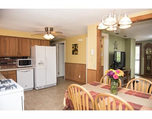 32 Wands St, Springfield, MA 01118 photo 9
