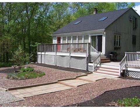 111 Douglas Rd, Webster, MA 01570 photo 4