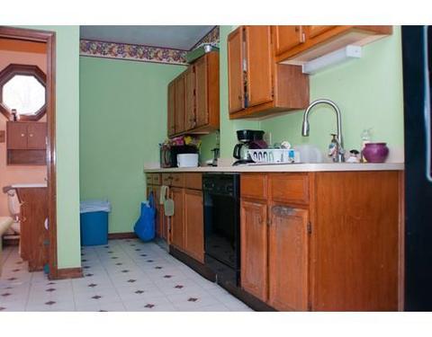 8 Dixon Ave, Worcester, MA 01605 photo 9