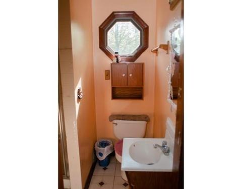 8 Dixon Ave, Worcester, MA 01605 photo 8