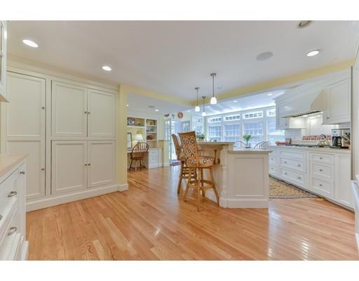28 Denny Rd, Chestnut Hill, MA 02467 photo 6