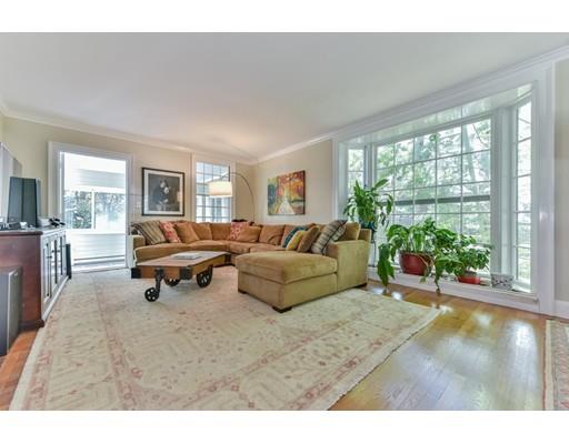 28 Denny Rd, Chestnut Hill, MA 02467 photo 4