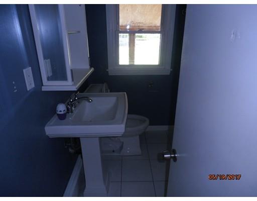 1043 Allen St, Springfield, MA 01118 photo 8