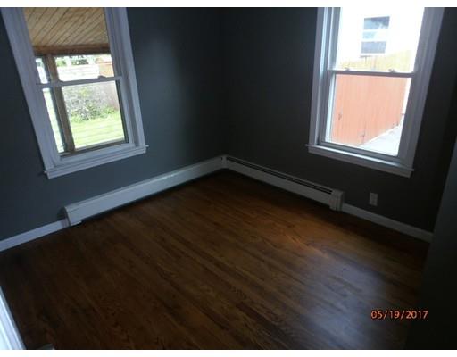 1043 Allen St, Springfield, MA 01118 photo 3