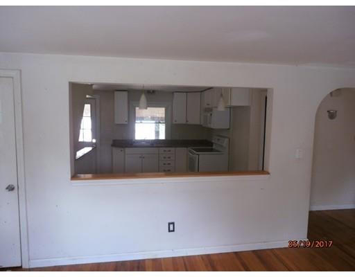 1043 Allen St, Springfield, MA 01118 photo 6