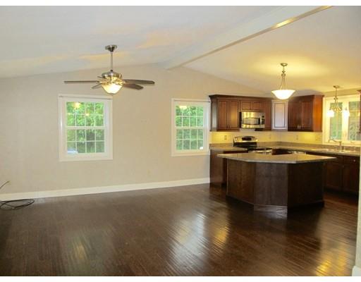 270 Murphy Ln, Chicopee, MA 01020 photo 5