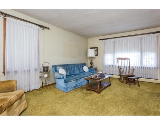 11 Sonia St, Springfield, MA 01119 photo 4