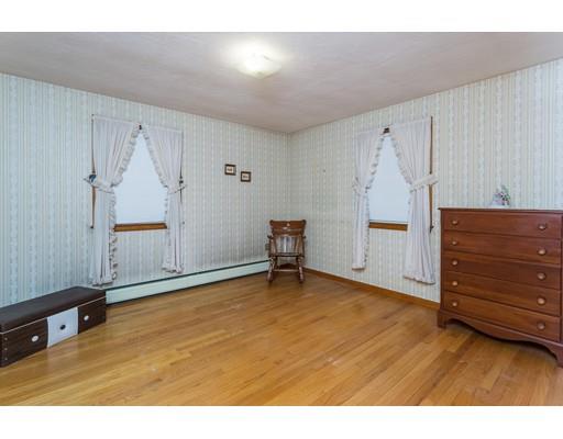11 Sonia St, Springfield, MA 01119 photo 8