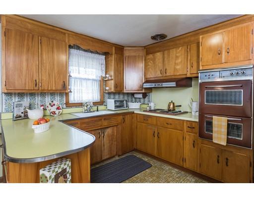11 Sonia St, Springfield, MA 01119 photo 5