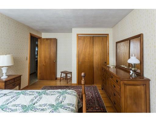 11 Sonia St, Springfield, MA 01119 photo 10