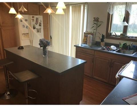64 Tyler St, Springfield, MA 01109 photo 3