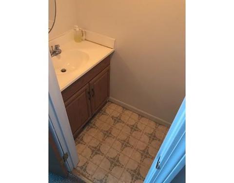64 Tyler St, Springfield, MA 01109 photo 8