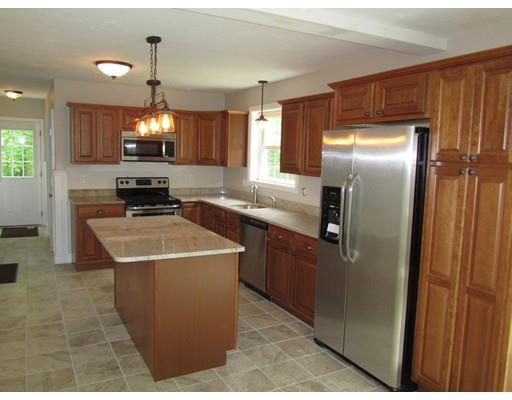 22 Asylum St, Mendon, MA 01756 photo 4