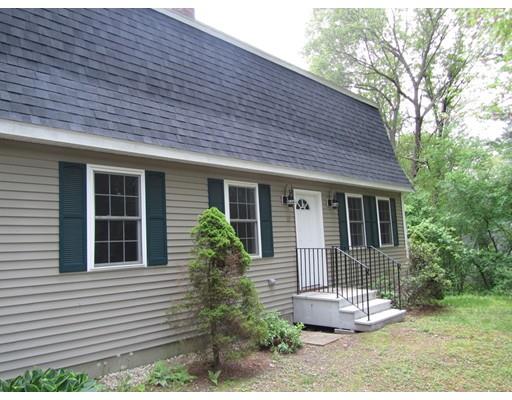 22 Asylum St, Mendon, MA 01756 photo 2