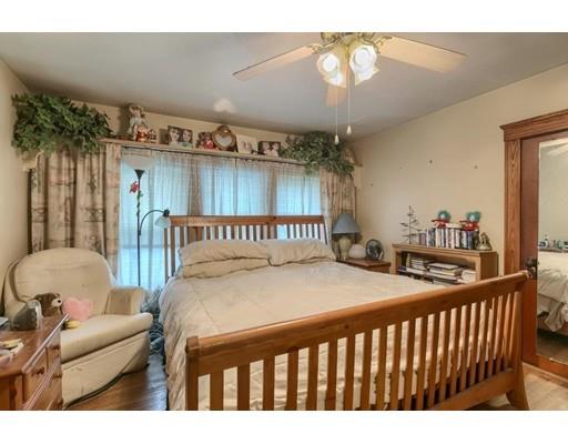 23 Eade St, Lynn, MA 01902 photo 4