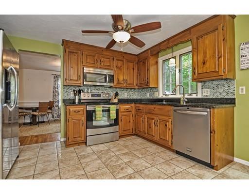 3 Bartlett Pl, Walpole, MA 02081 photo 3