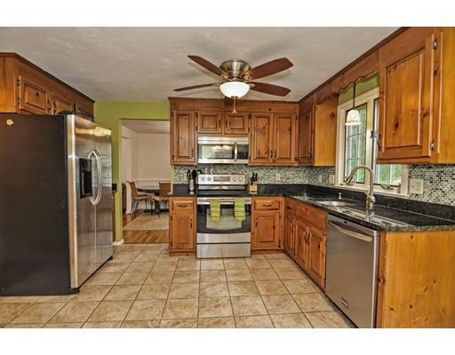 3 Bartlett Pl, Walpole, MA 02081 photo 5