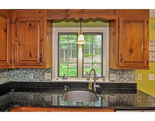 3 Bartlett Pl, Walpole, MA 02081 photo 4