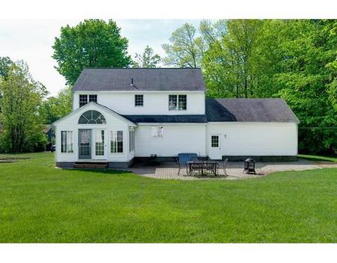 22 Union St, Barre, MA 01005 photo 2