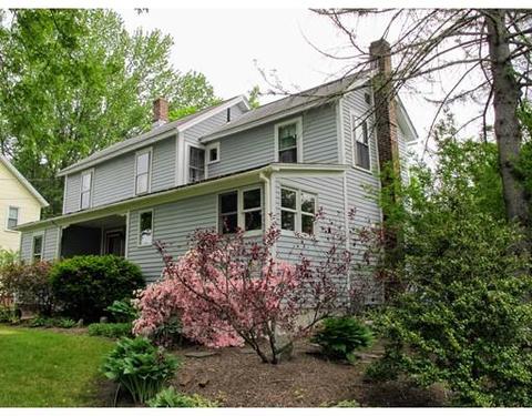 54 Ryan Rd, Florence, MA 01062 photo 2