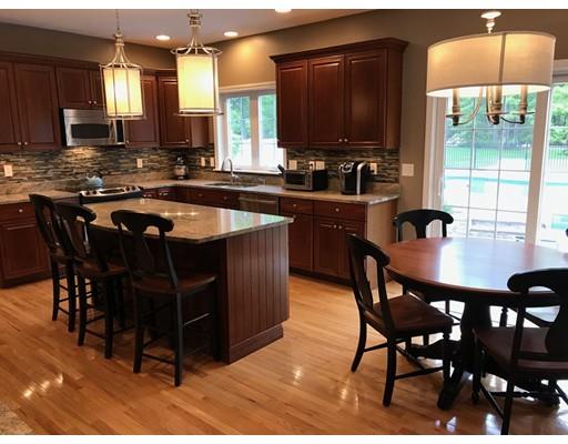 31 Paddock Dr, Plainville, MA 02762 photo 2