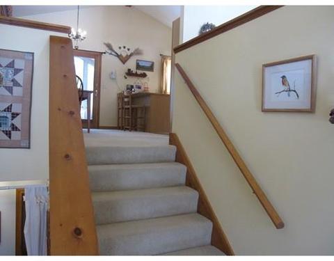 25 Pine Hill Rd, Easthampton, MA 01027 photo 3