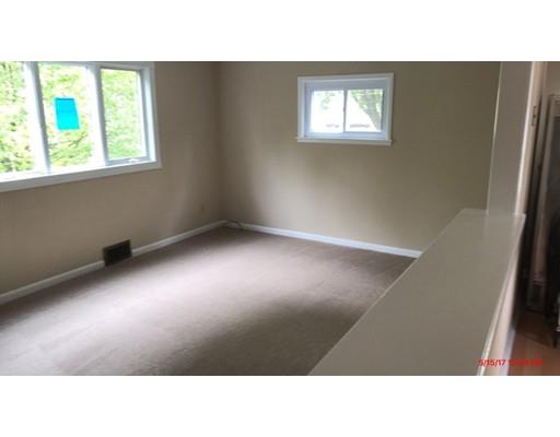 8 Hillside Ave, Webster, MA 01570 photo 4
