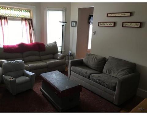 29 Academy St, Chicopee, MA 01013 photo 4
