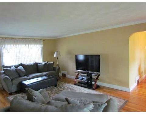 333 Arcadia Blvd, Springfield, MA 01118 photo 9
