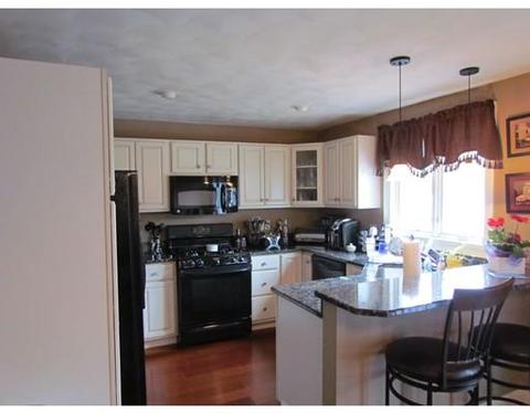 333 Arcadia Blvd, Springfield, MA 01118 photo 3