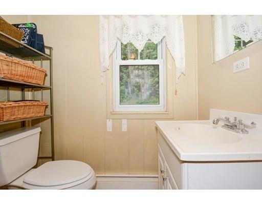 28 Drexel St, Worcester, MA 01602 photo 9
