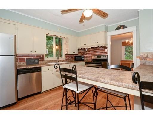 28 Drexel St, Worcester, MA 01602 photo 5