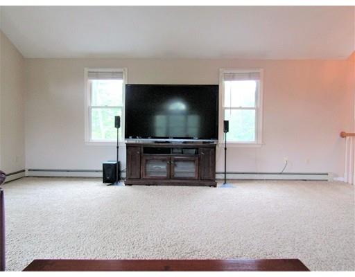 31 Florence Cir, Upton, MA 01568 photo 12